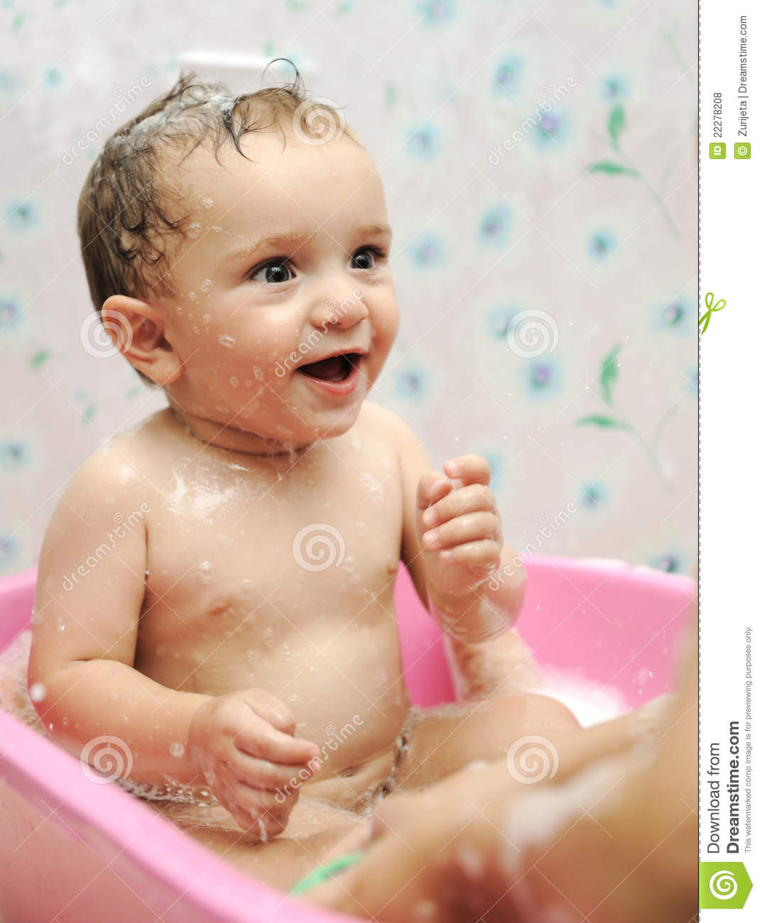 baby boy bath